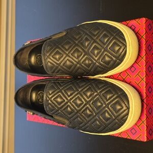 Tory Burch Jesse Quilt sneaker size 9, black
